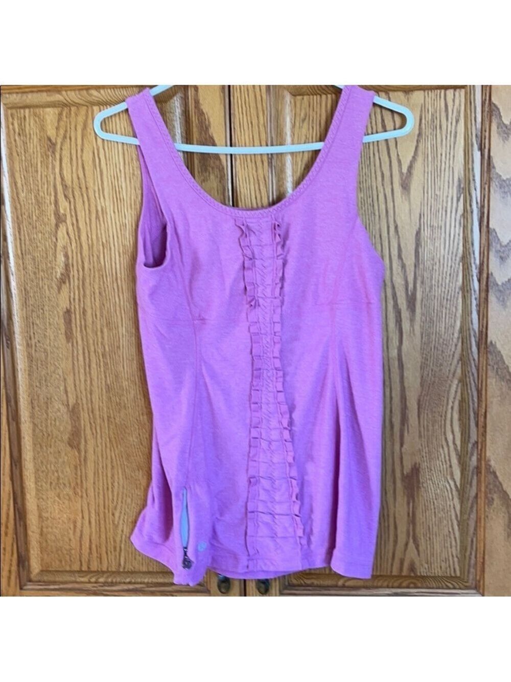 Lululemon tank top.